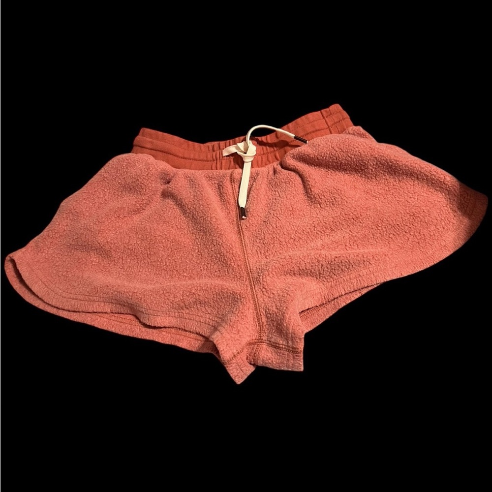 Feat blanket blend medium shorts.